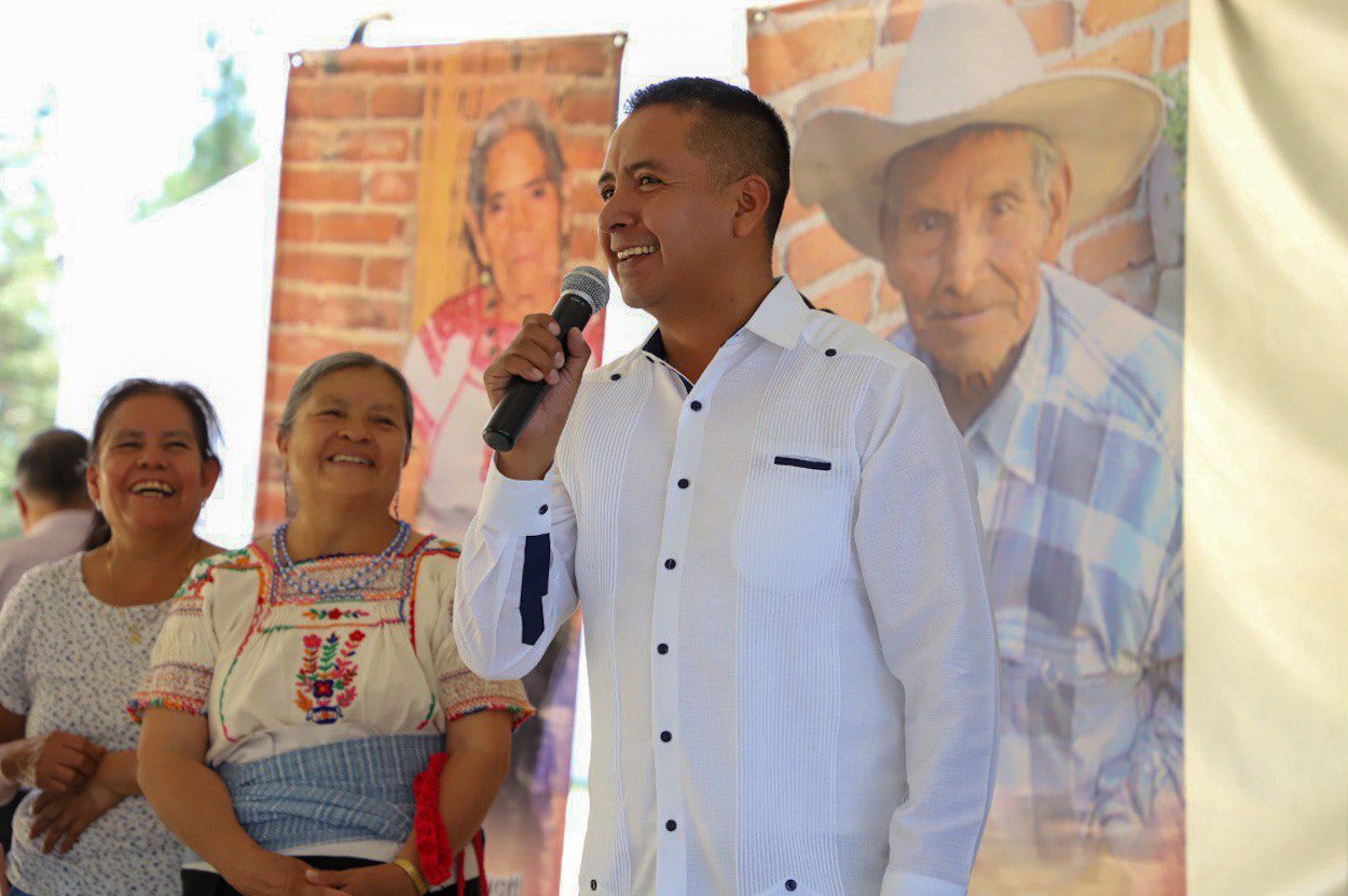 VIDEO Edmundo Tlatehui afirma que seguirá gestionando Casa de Salud