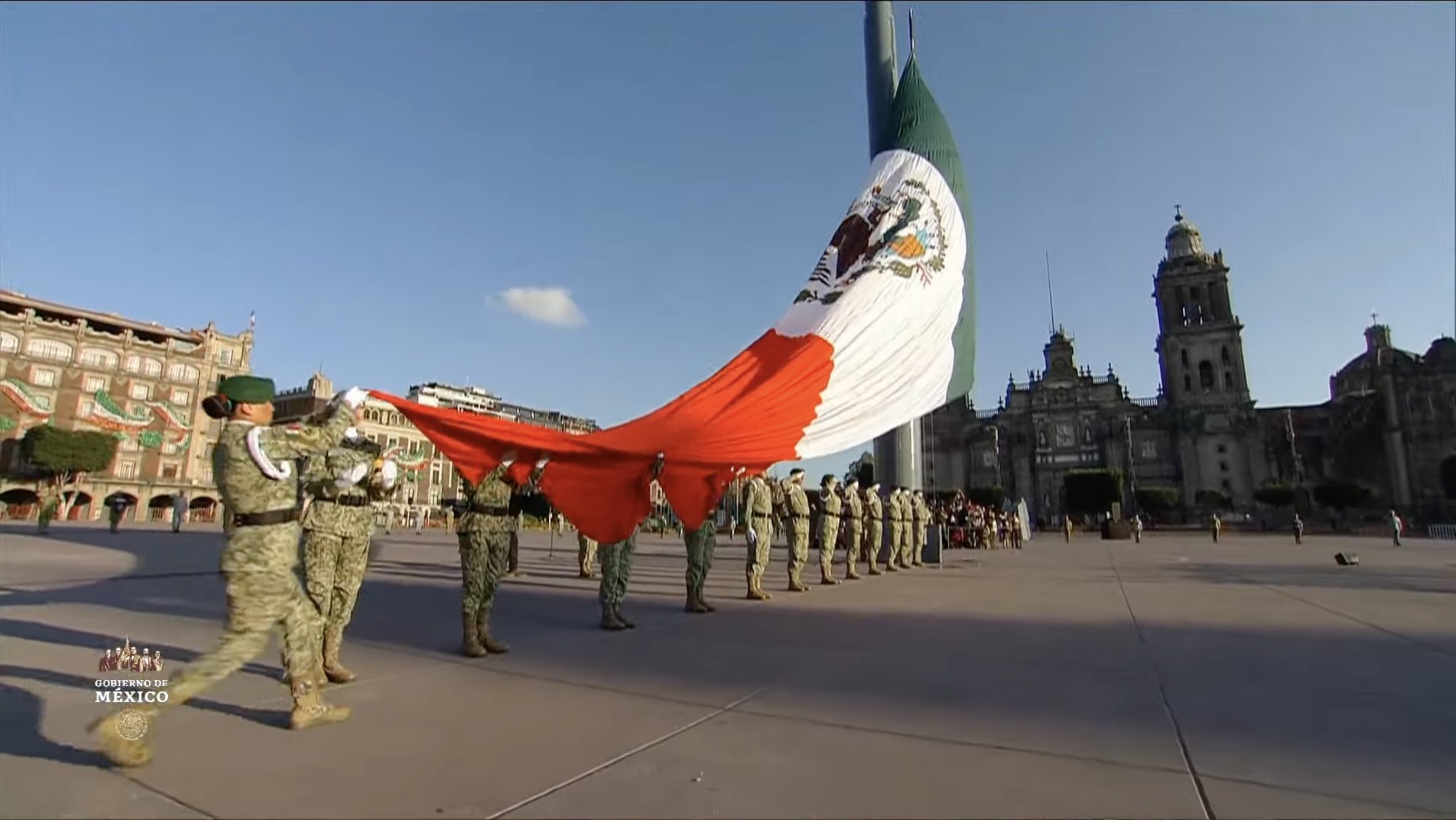 VIDEO Encabeza López Obrador homenaje a víctimas de los sismos de 1985 y 2017