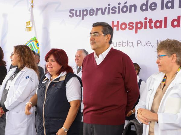 Sergio Salomón supervisó avances de rehabilitación del Hospital de la Mujer