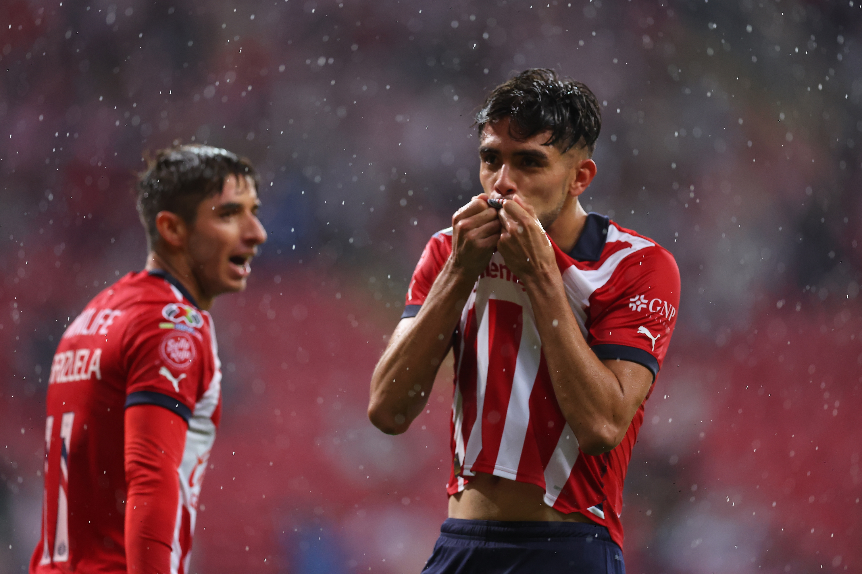 VIDEO El Clásico Tapatío de pintó Rojiblanco