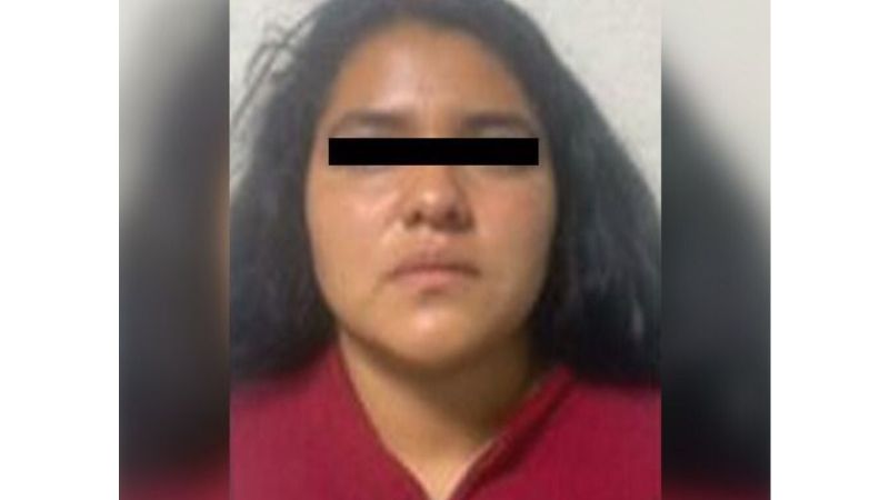 Detienen a mujer que arrastraba un costal con un cuerpo dentro