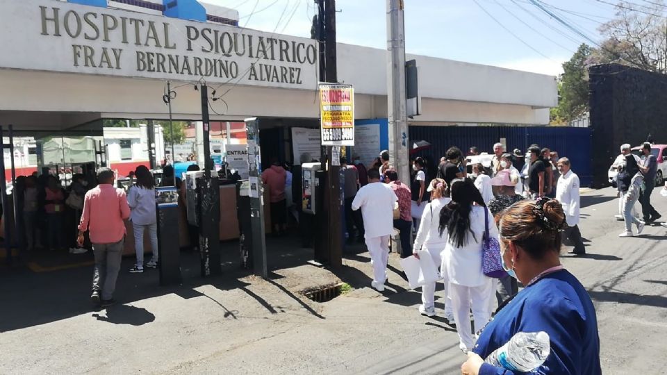 Protestan trabajadores de la salud por falta de medicamento psiquiátricos