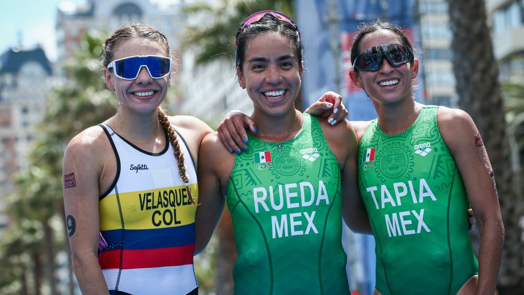México gana por primera vez oro en triatlón femenil en Panamericanos