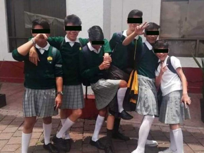Se hace viral imagen de estudiantes que visten falda
