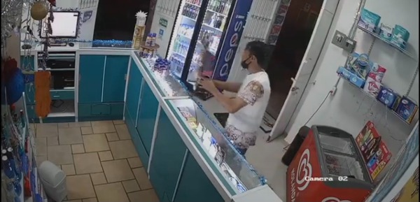 Ladrón entra a farmacia de Atlixco para robarse preservativos