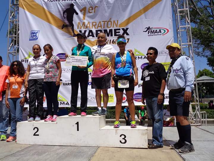 Ganan keniatas el primer maratón de Tehuacán