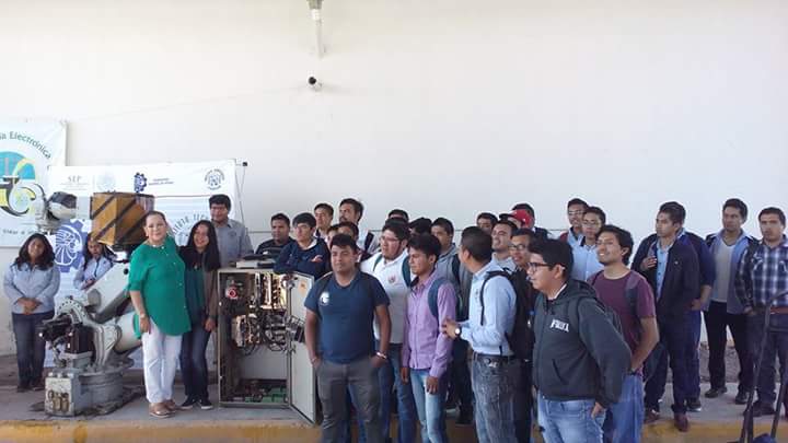 Donan robots automotrices al Instituto Tecnológico de Tehuacán