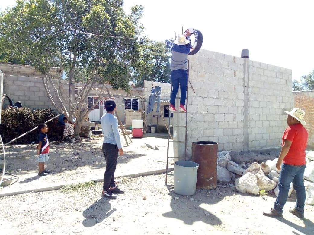 Quita propaganda reciclada el edil electo de Yehualtepec