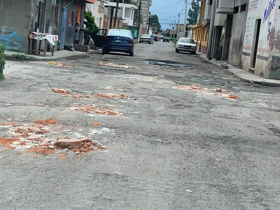 Padecen en Huejotzingo y Tlalancaleca afectaciones por baches