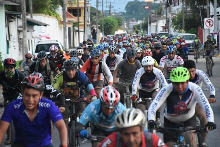 Sin temor al Covid19, realizan ruta de ciclistas en Atempan