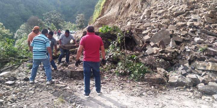 Nuevo deslave en Zacatlán deja incomunicados a pobladores de Tenango