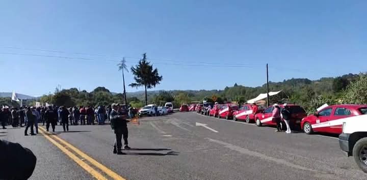 Se niegan comerciantes y taxistas de Atempan a llegada de la 28 de Octubre