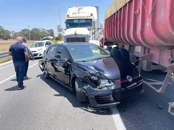Se registra caos vial en la Puebla-Orizaba tras accidente automovilístico múltiple