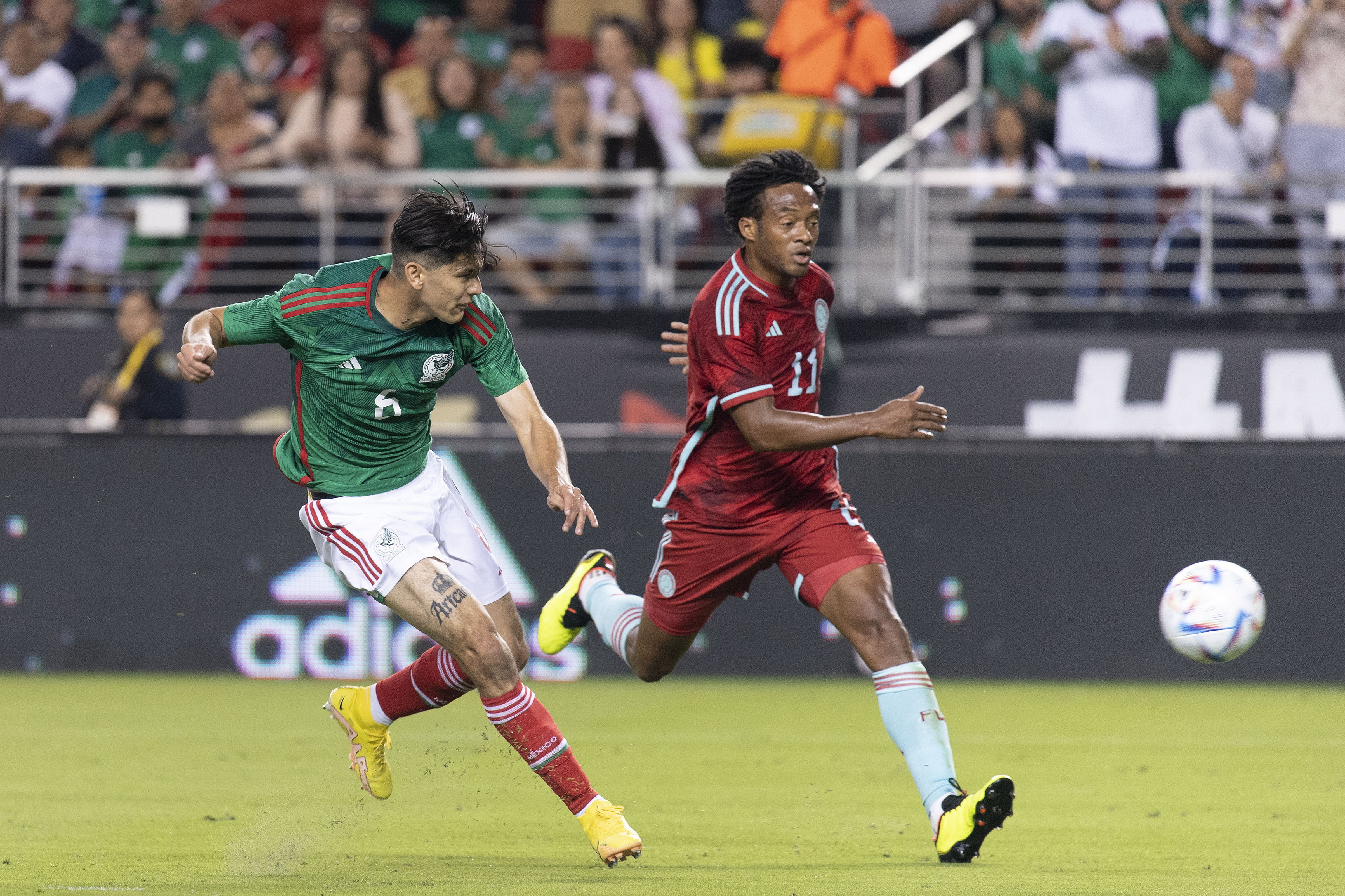  Eeeh pu... Detienen el México vs Colombia por grito homofóbico