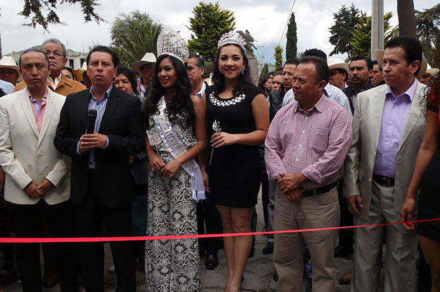 Inaugura Juan Navarro la Expo Chalchicomula 2015