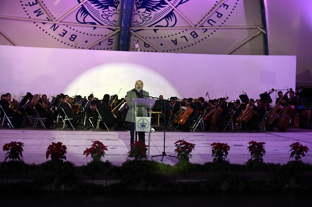 BUAP celebra tradicional Concierto Navideño en CU