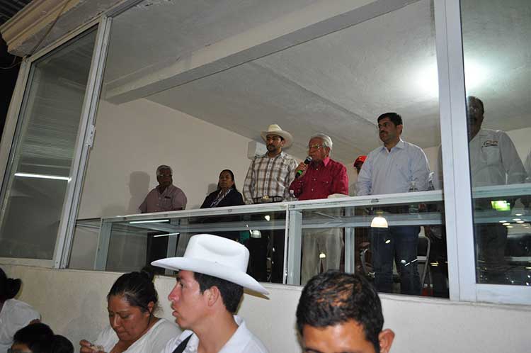 Folklore y colorido en la Feria del Miércoles de Ceniza en Tecomatlán