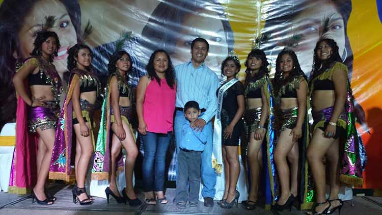 Rescatan tradiciones en la feria de la hermandad en San Pablo Anicano