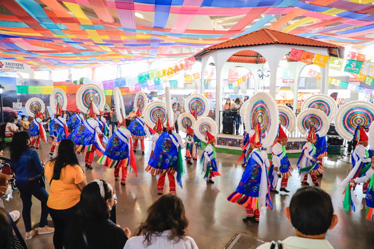 Pabellón de Pueblos Mágicos y Turismo atiende a más de 10 mil visitantes
