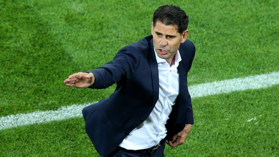 El español Fernando Hierro llega como director deportivo de las Chivas