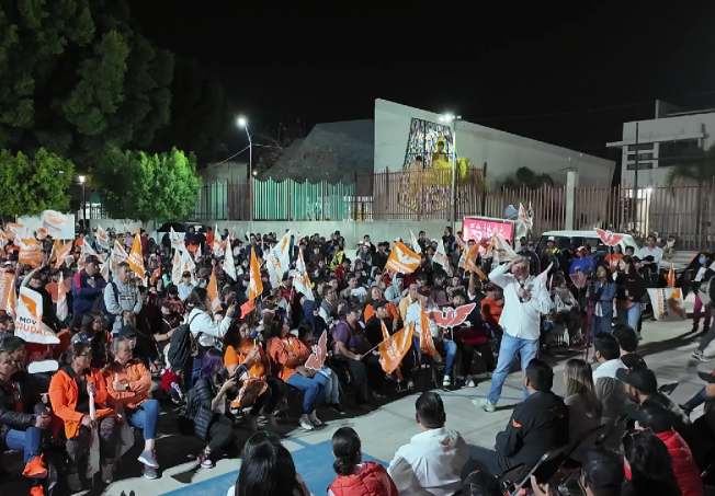 Fernando Morales y Juan Sandoval iluminan de naranja a Tehuacán