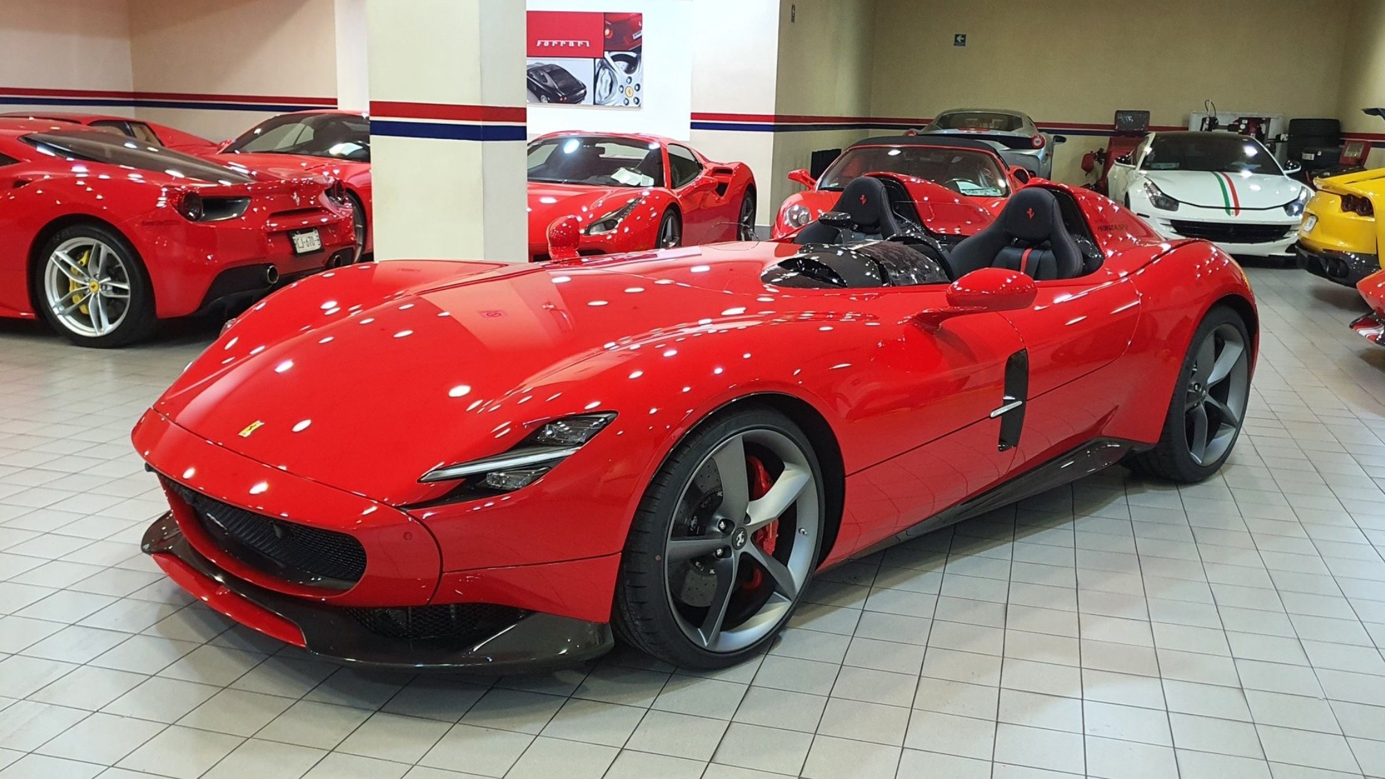 Llevan a verificar un Ferrari de 3 millones de dólares en Morelos