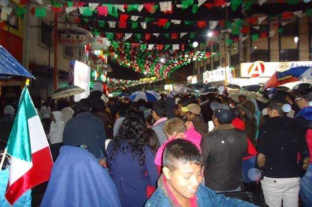 Con pocos asistentes y rechiflas, Núñez da grito en Texmelucan  