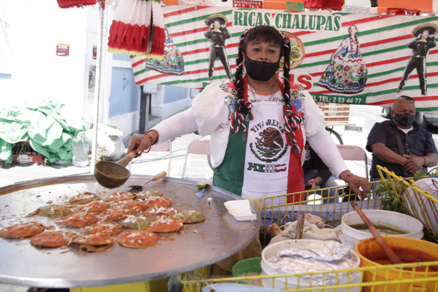 Se instalarán 300 comerciantes para la noche del Grito en el zócalo de Puebla