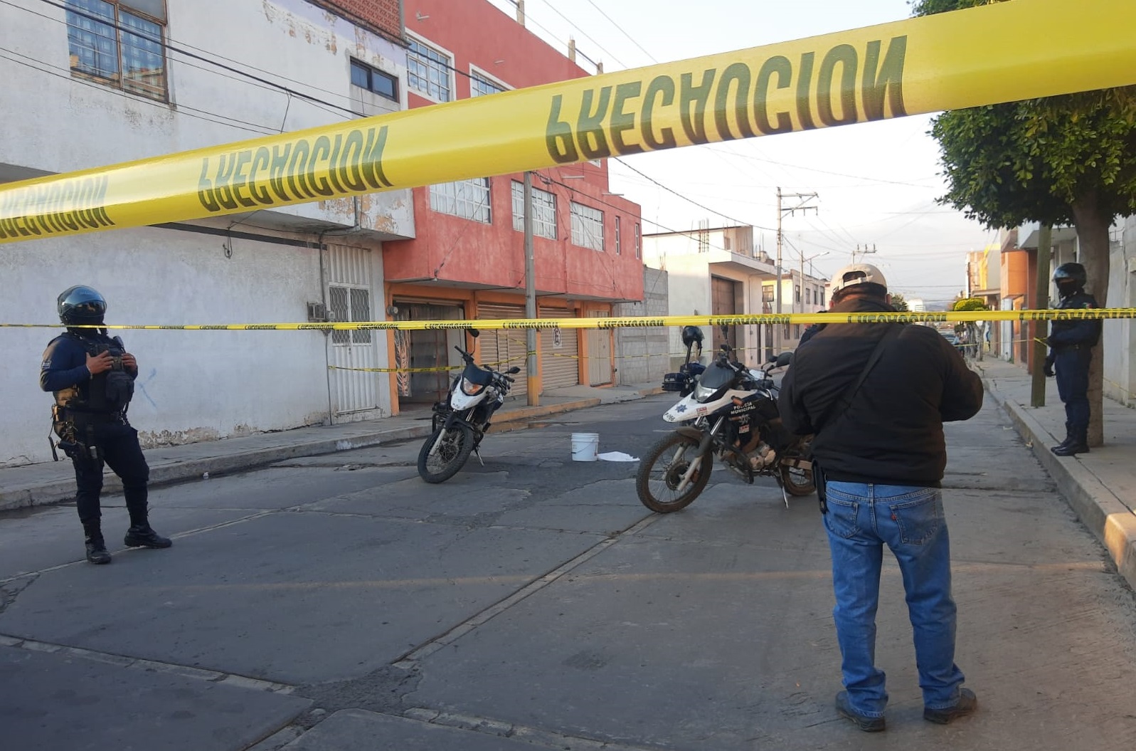 VIDEO Arrojan feto en calles de Texmelucan
