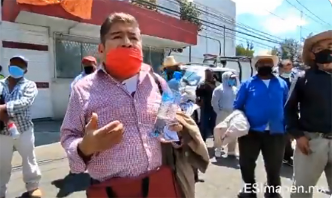 Agricultores de Atlixco y Tochimilco protestan en las oficinas de Desarrollo Rural