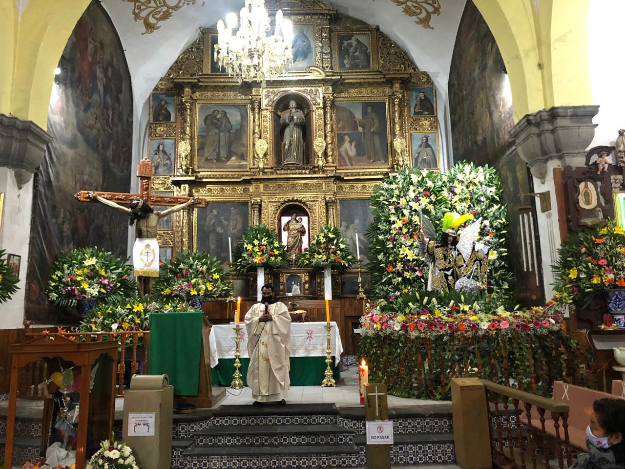 Restringen acceso a fieles durante festejos de San Miguel en Huejotzingo