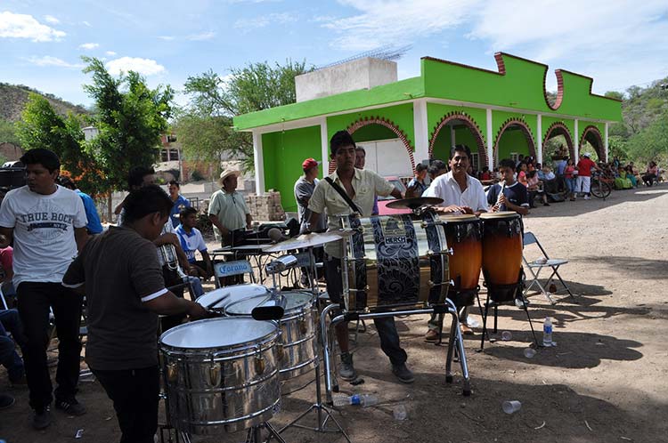 Financian migrantes fiesta patronal de San Isidro en Chietla