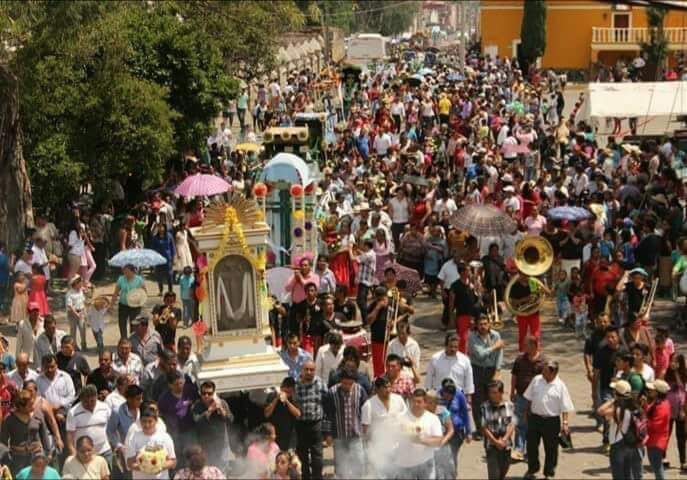 Regresa a las calles la fiesta de la Santa Cruz en Huaquechula