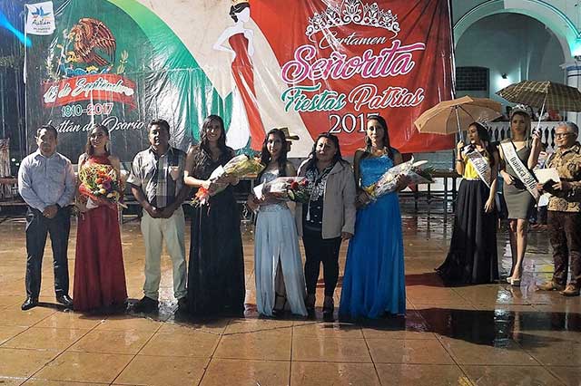 Yarely Tobón gana certamen de reina de las fiestas patrias en Acatlán