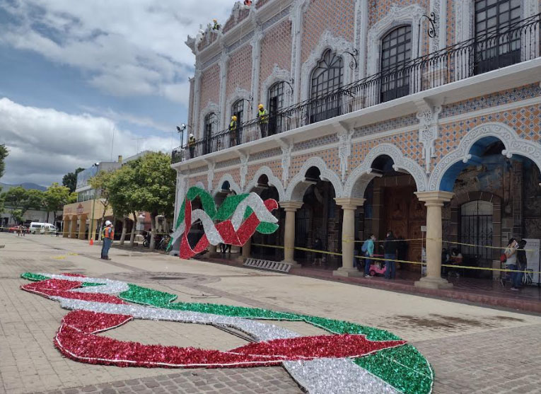 Contemplan verbena popular de fiestas patrias en Tehuacán