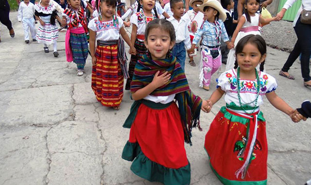 También conmemoran el 5 de mayo en región de Izúcar con desfiles