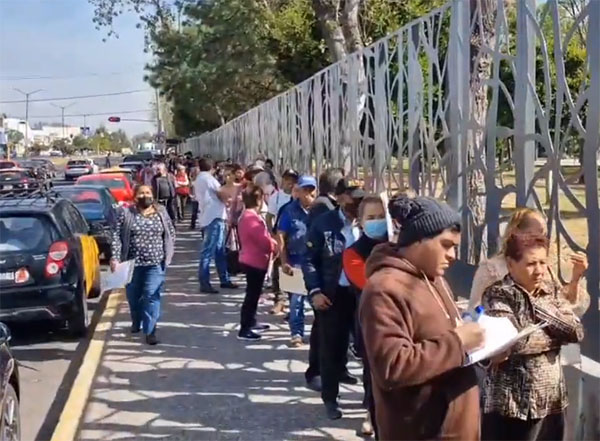 Largas filas registra cambio de Tarjeta del Bienestar en el Parque Ecológico