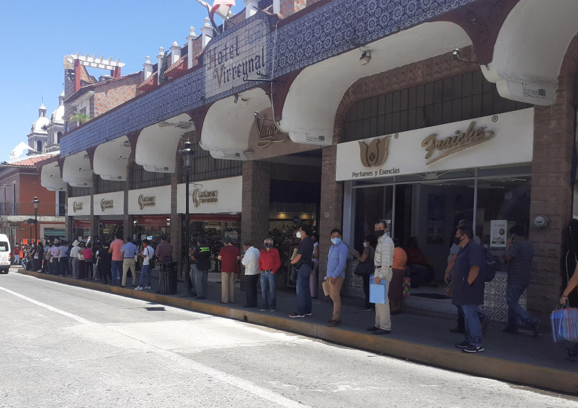 Comercios del centro de Tezuitlán relajan medidas sanitarias