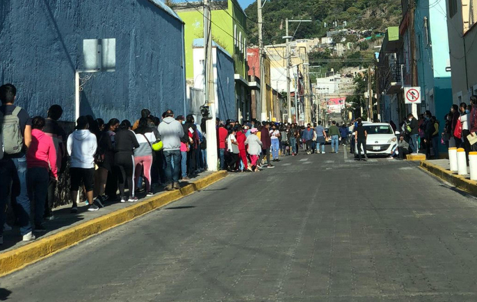 Responden jóvenes atlixquenses a primer día de vacunación anti covid