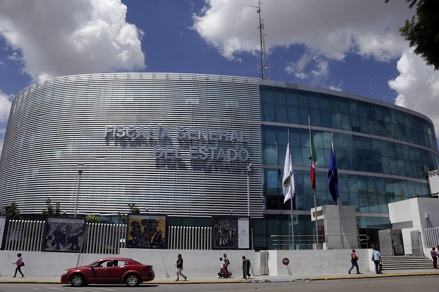 Por tranzas y malas decisiones están a punto de colapsar la Fiscalía de Puebla