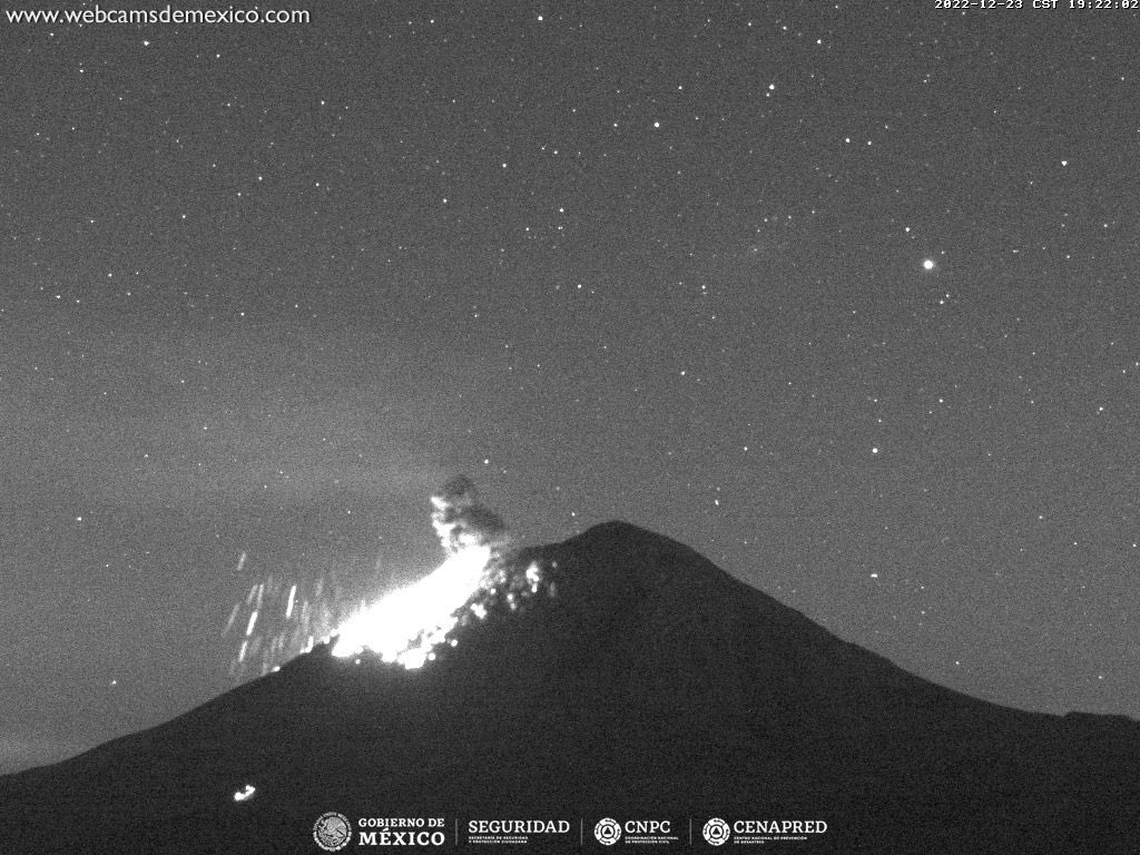 VIDEO Popocatépetl registra una moderada a fuerte explosión