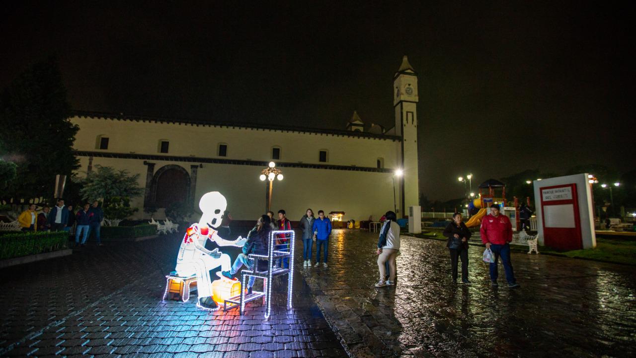 La Flaca ronda el zócalo del Pueblo Mágico de Zacatlán