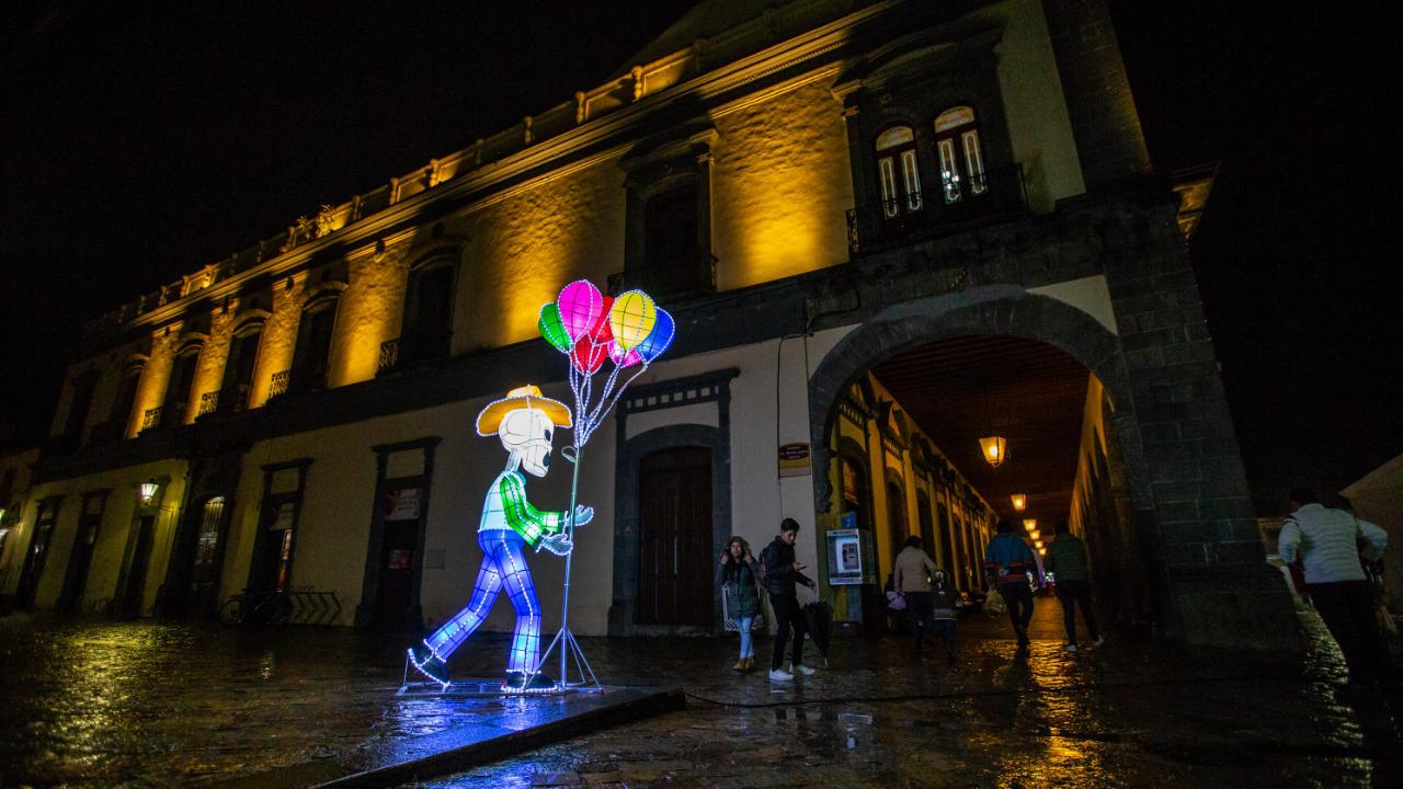 La Flaca ronda el zócalo del Pueblo Mágico de Zacatlán