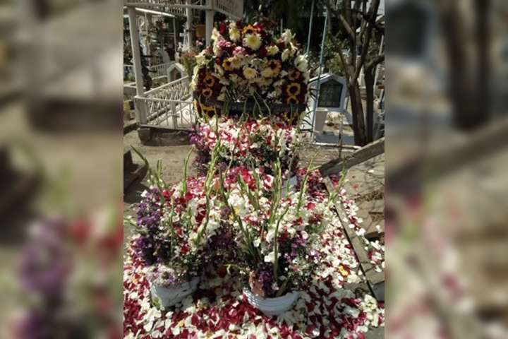 Muere atropellado anciano solitario y vecinos ayudan en el funeral