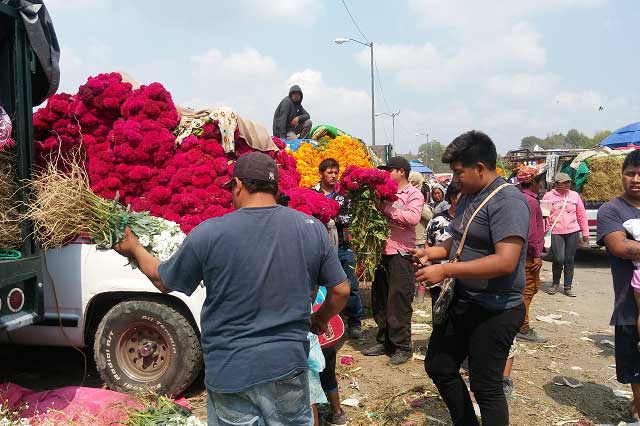 Se reubican 4 mil productores en nueva plaza de Atlixco