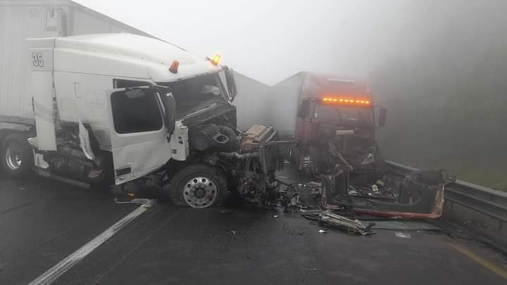 Hasta 20 vehículos involucrados en carambola en la autopista Puebla-Orizaba