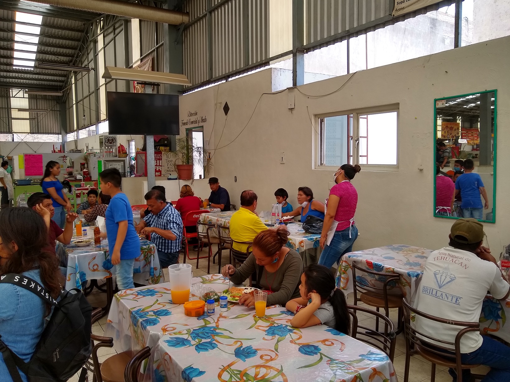 Se encarece venta de comida por alza de gas LP en Tehuacán