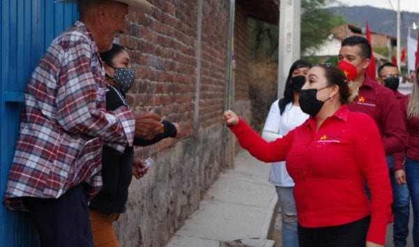 Atacan a Rosa Elia Milán, candidata a la alcaldía de Cuitzeo, Michoacán