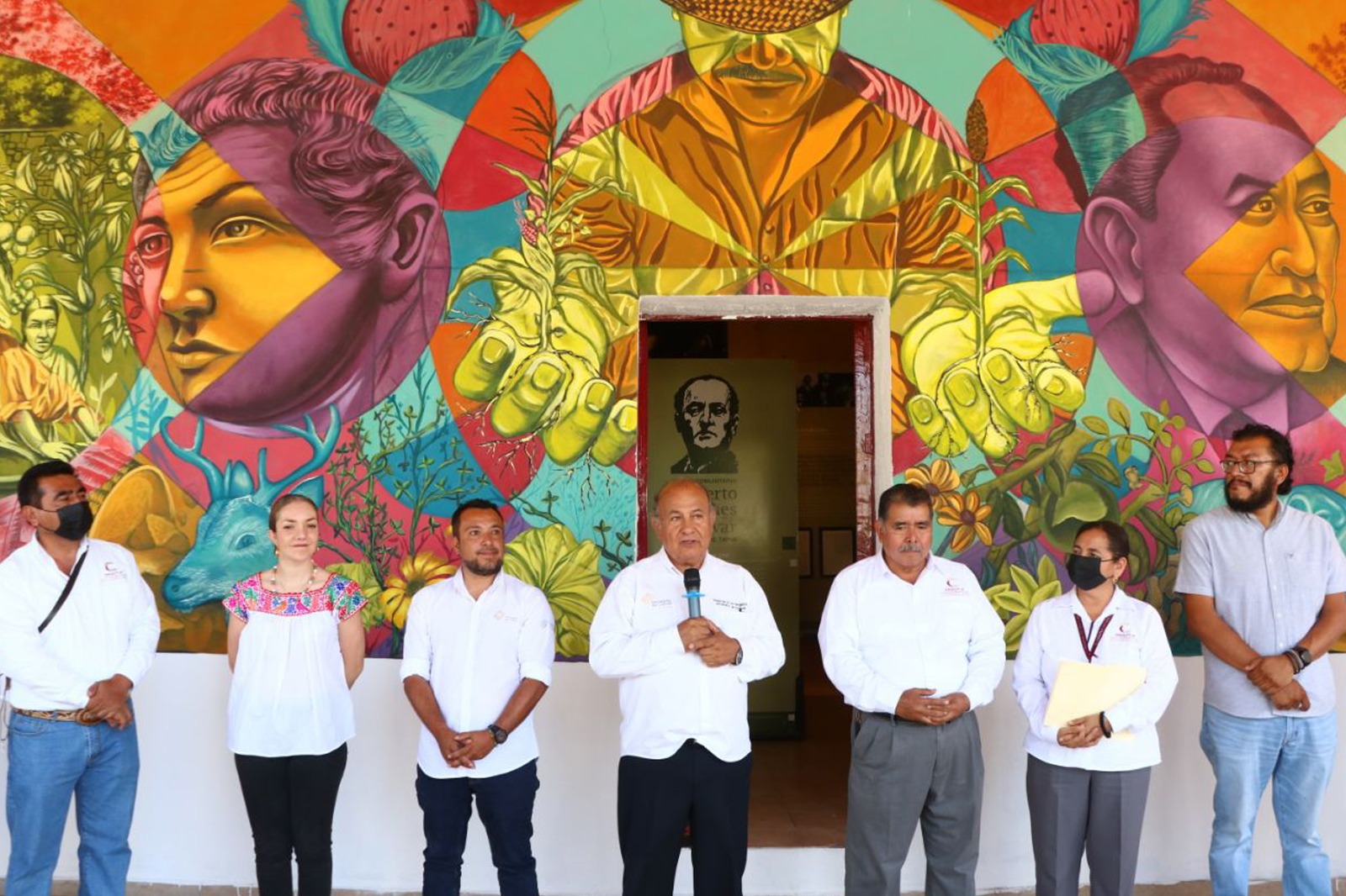 Difunde gobierno estatal cultura en las 32 regiones, inaugura mural en Chiautla de Tapia