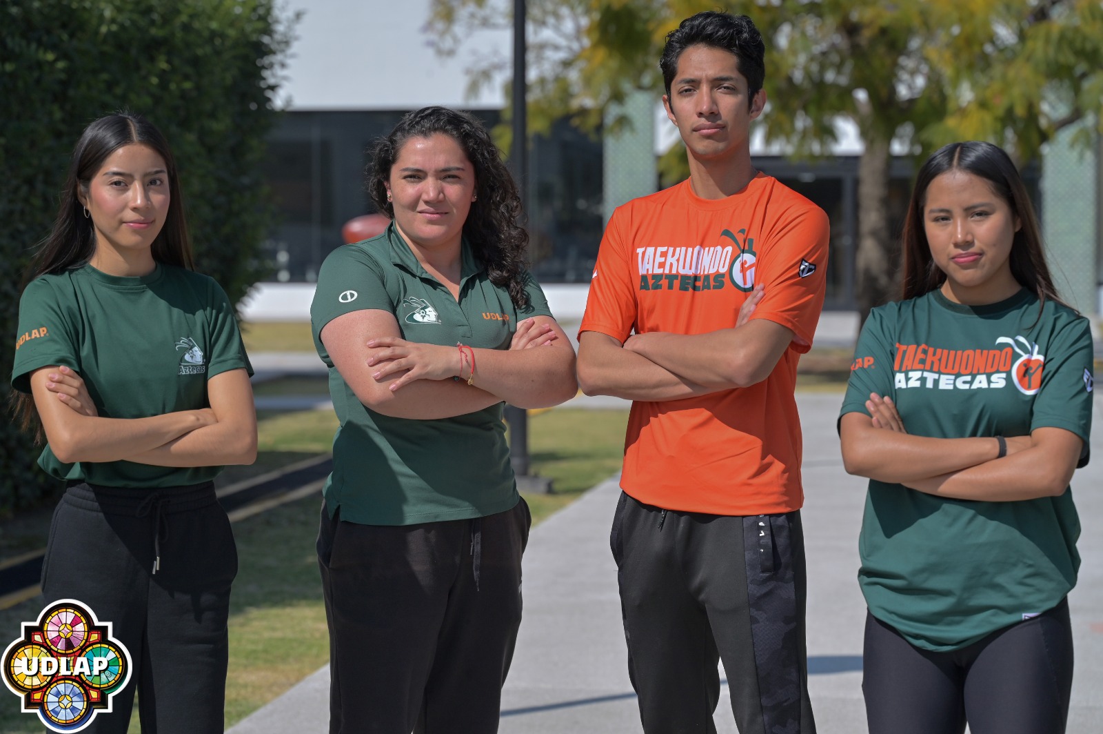 Azteca de taekwondo entrega el primer premio en el año de aniversario de la UDLAP